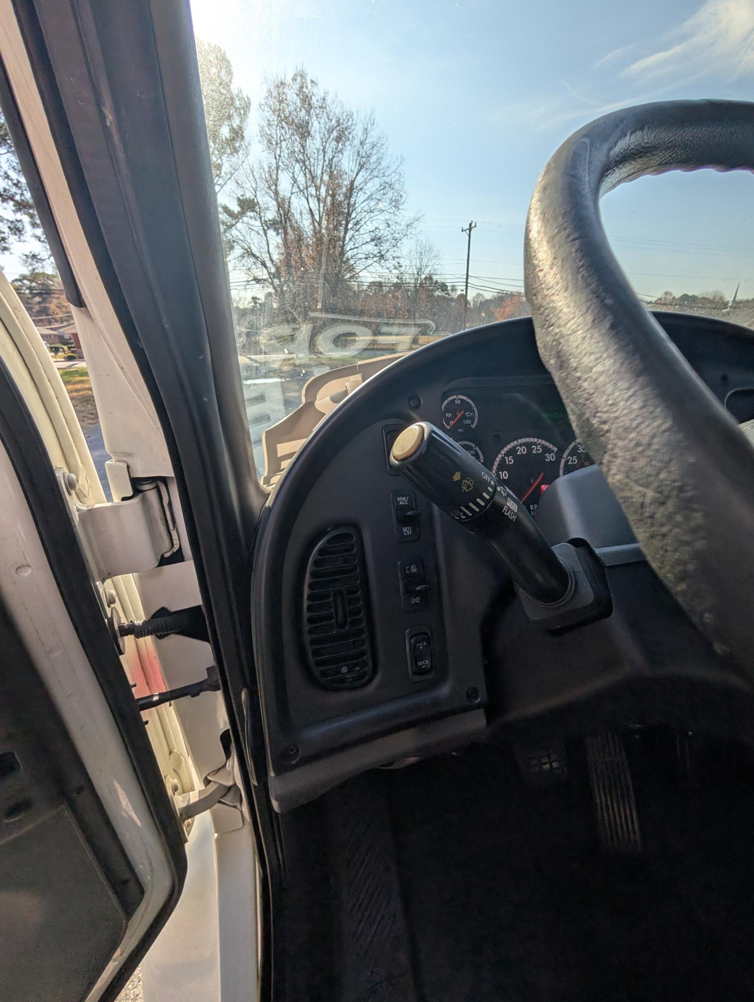 2017 FREIGHTLINER M2 106 - Image 14