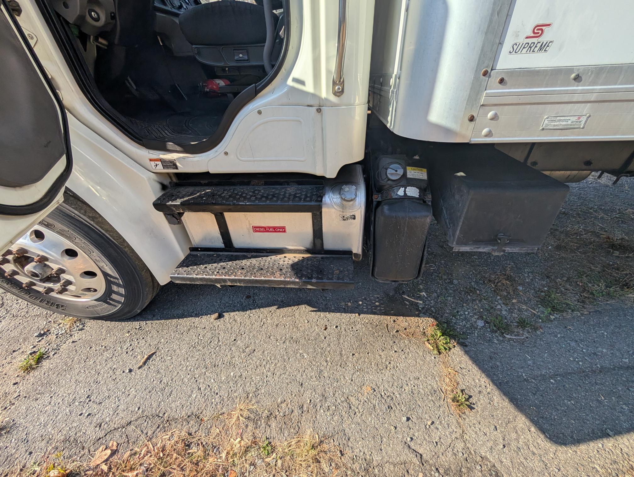 2017 FREIGHTLINER M2 106 - Image 16