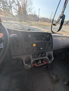 2017 FREIGHTLINER M2 106 - Image 22