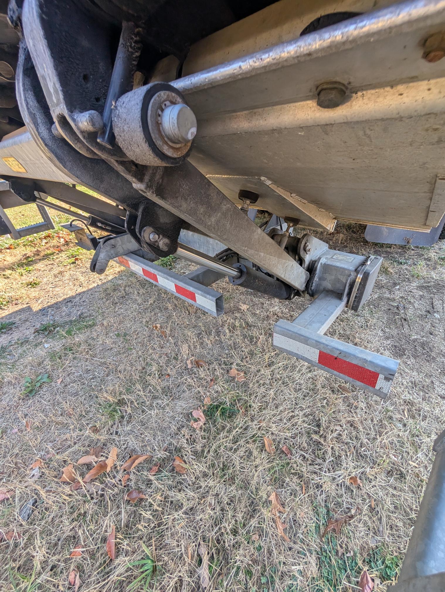 2017 FREIGHTLINER M2 106 - Image 32