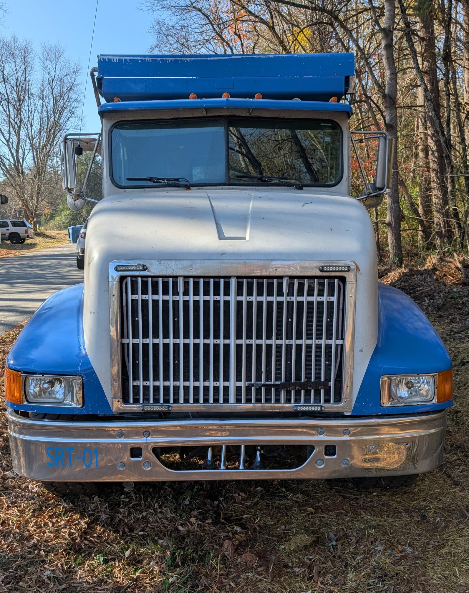 1996 INTERNATIONAL 9400 Tri Axle - Image 8
