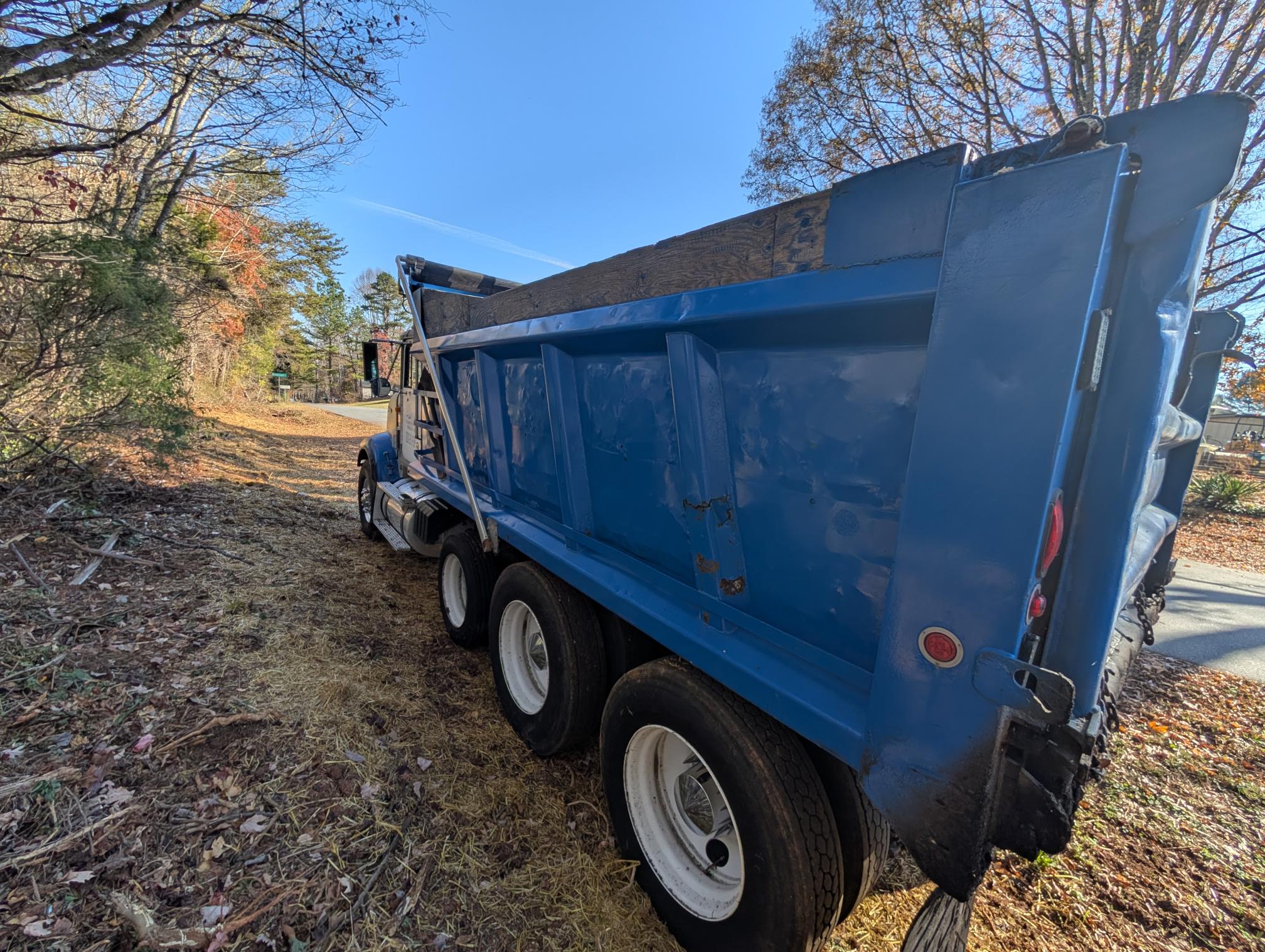 1996 INTERNATIONAL 9400 Tri Axle - Image 4