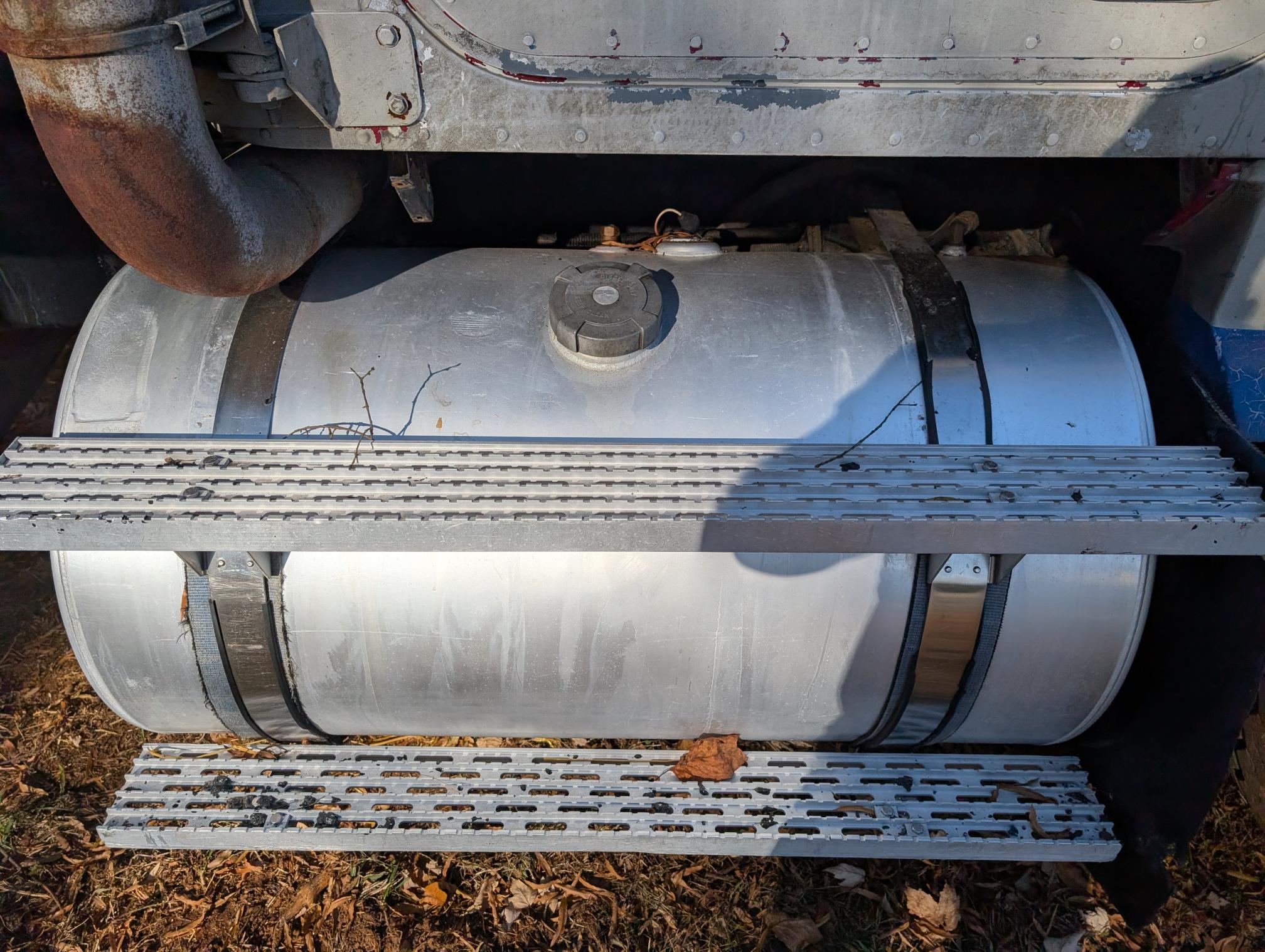 1996 INTERNATIONAL 9400 Tri Axle - Image 47