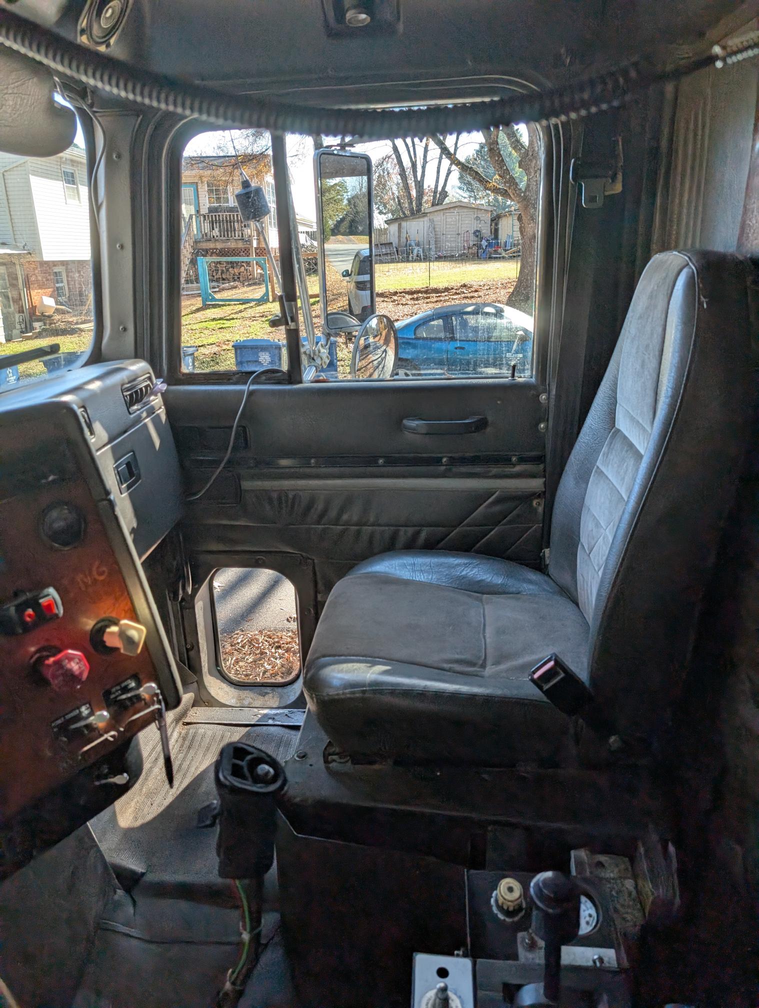 1996 INTERNATIONAL 9400 Tri Axle - Image 22