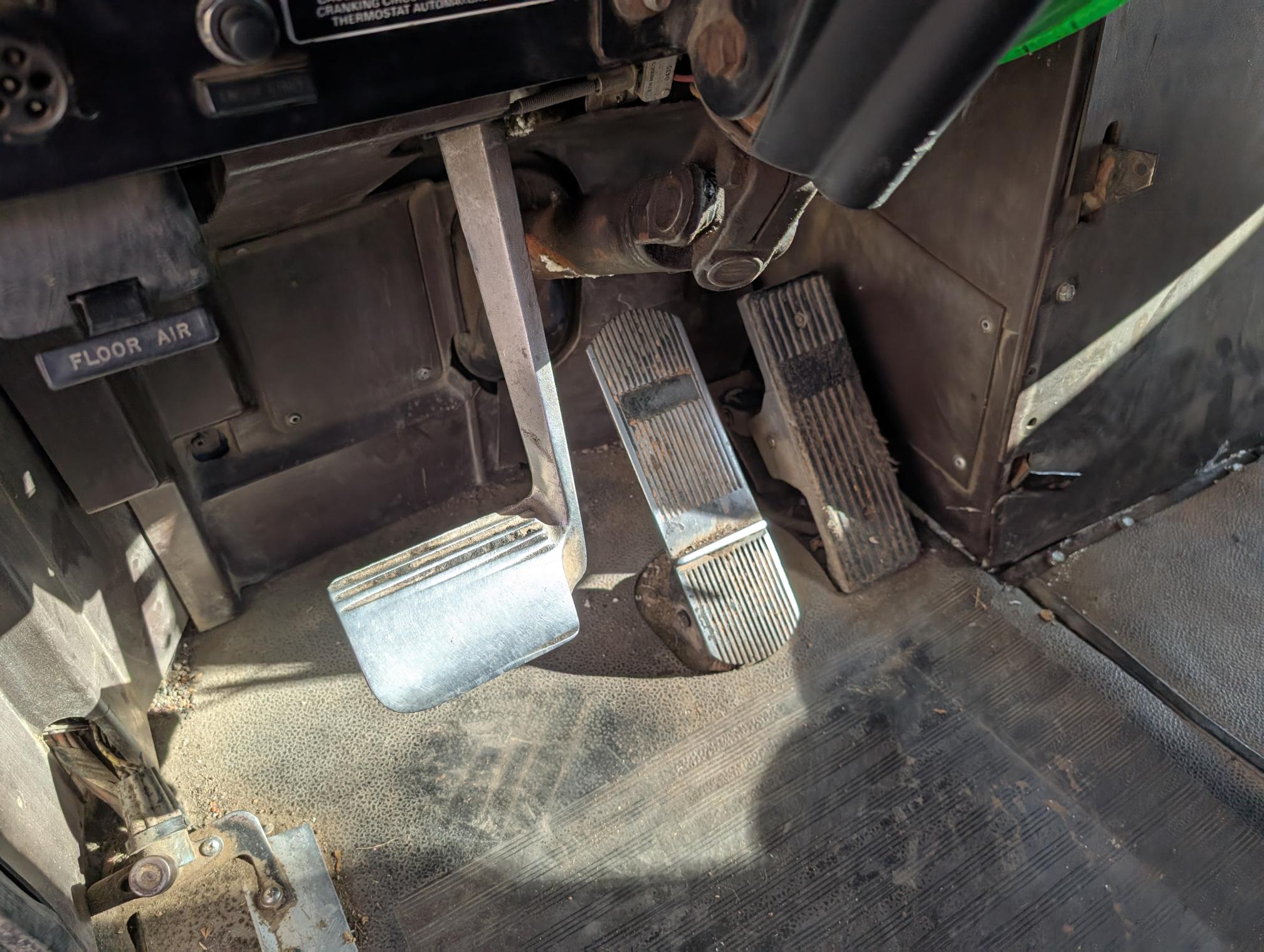 1996 INTERNATIONAL 9400 Tri Axle - Image 20