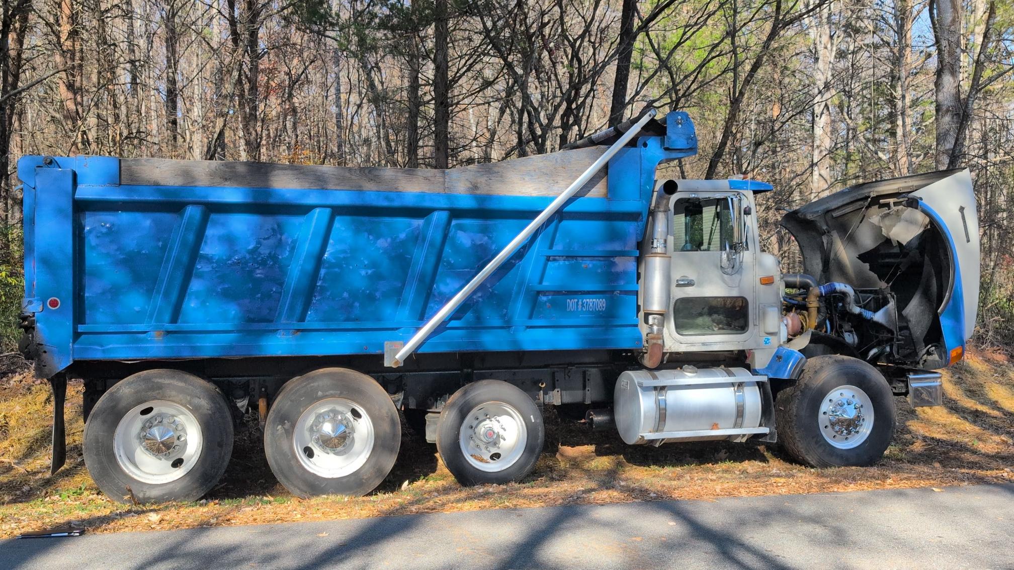 1996 INTERNATIONAL 9400 Tri Axle - Image 11