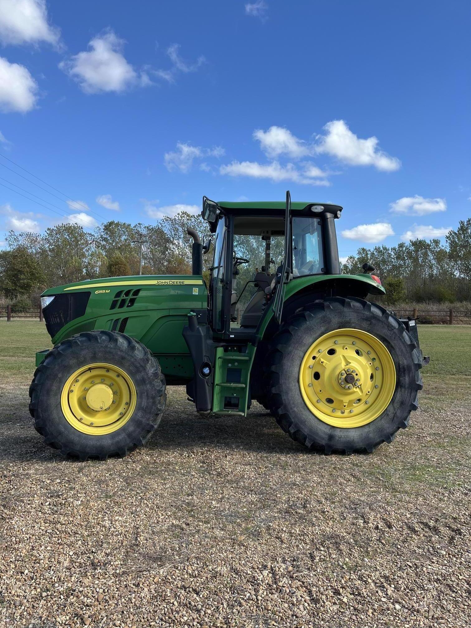 2021 JOHN DEERE 6155M - view 2 of 9