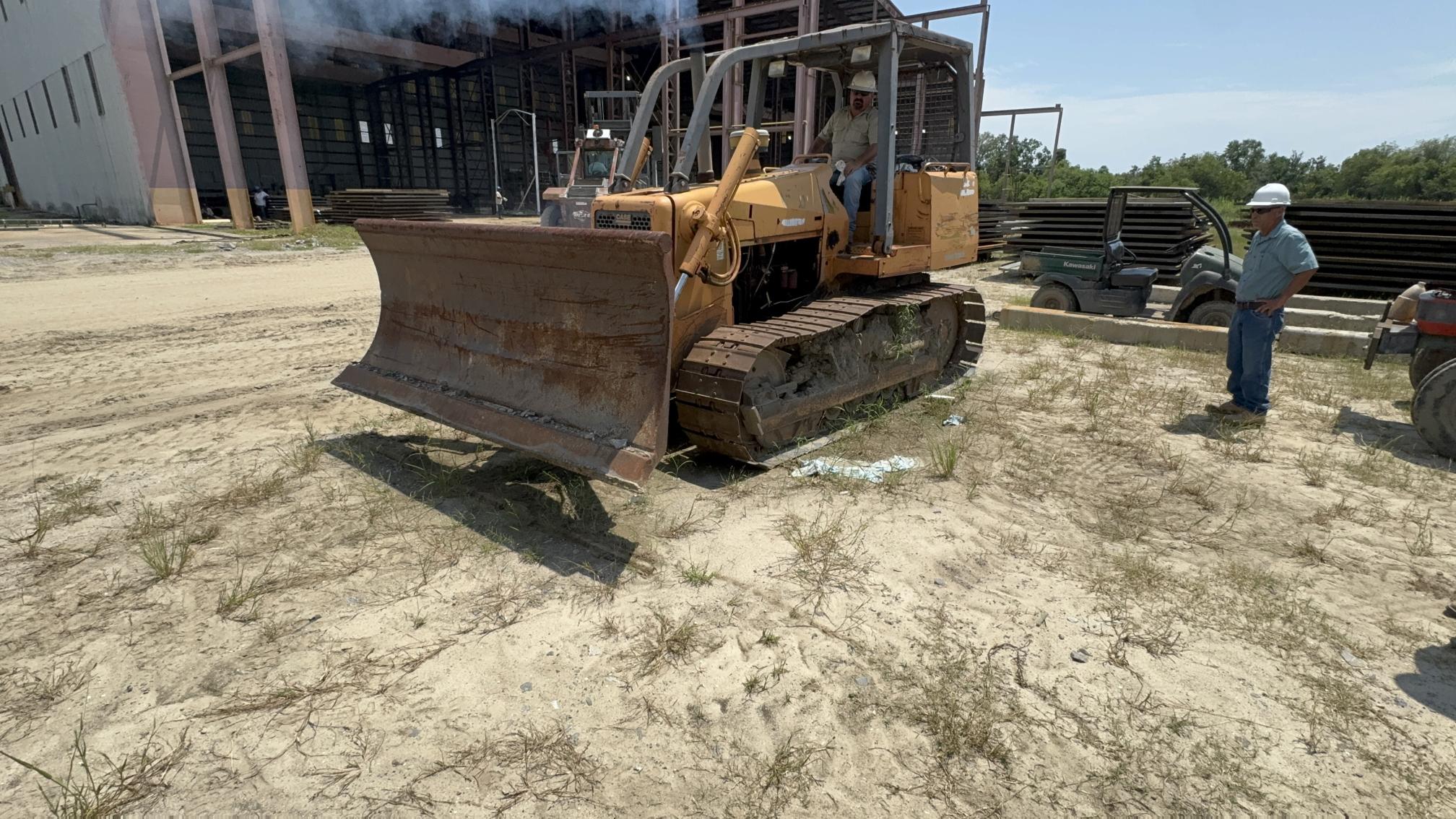 2000 CASE 1150H - view 2 of 21