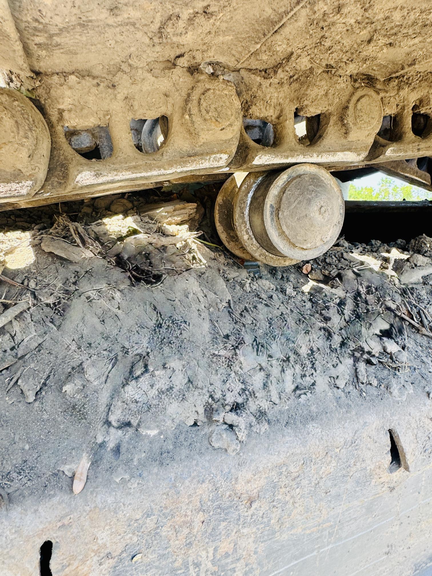 2022 KOMATSU PC240LC-11 - view 14 of 23