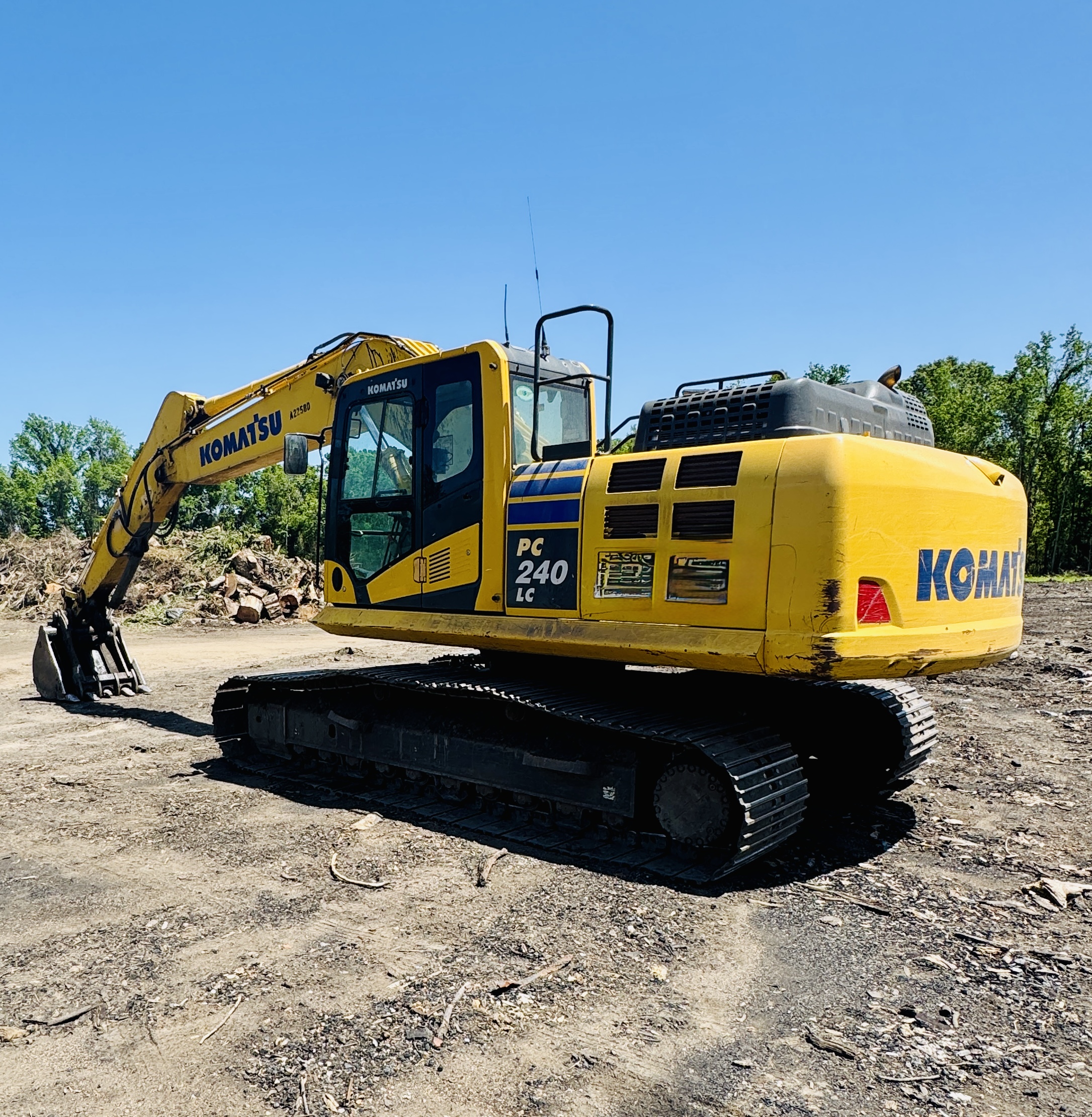 2022 KOMATSU PC240LC-11 - Image 7