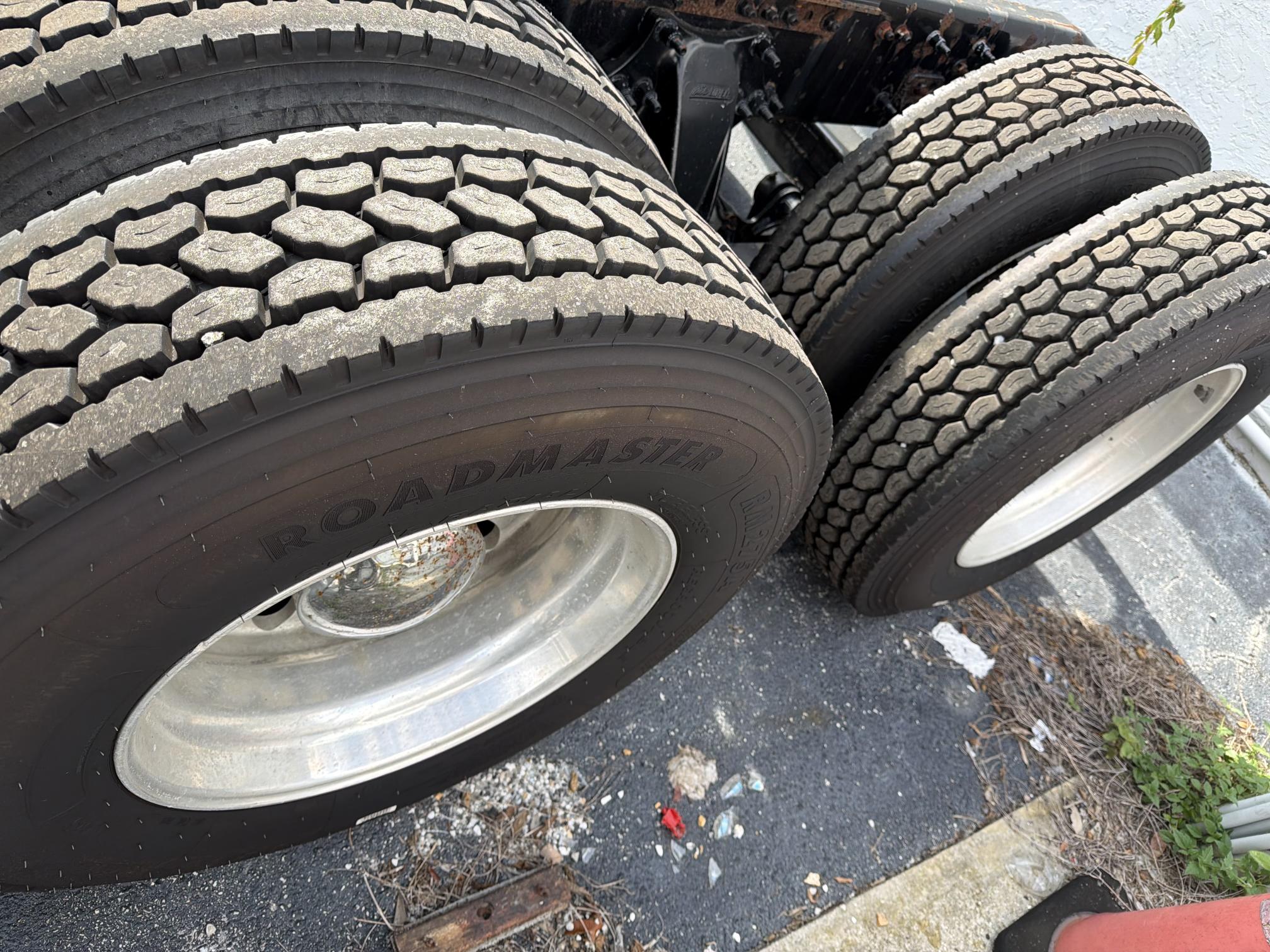 2017 WESTERN STAR 5700xe - Image 12