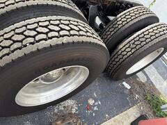 2017 WESTERN STAR 5700xe - Image 12