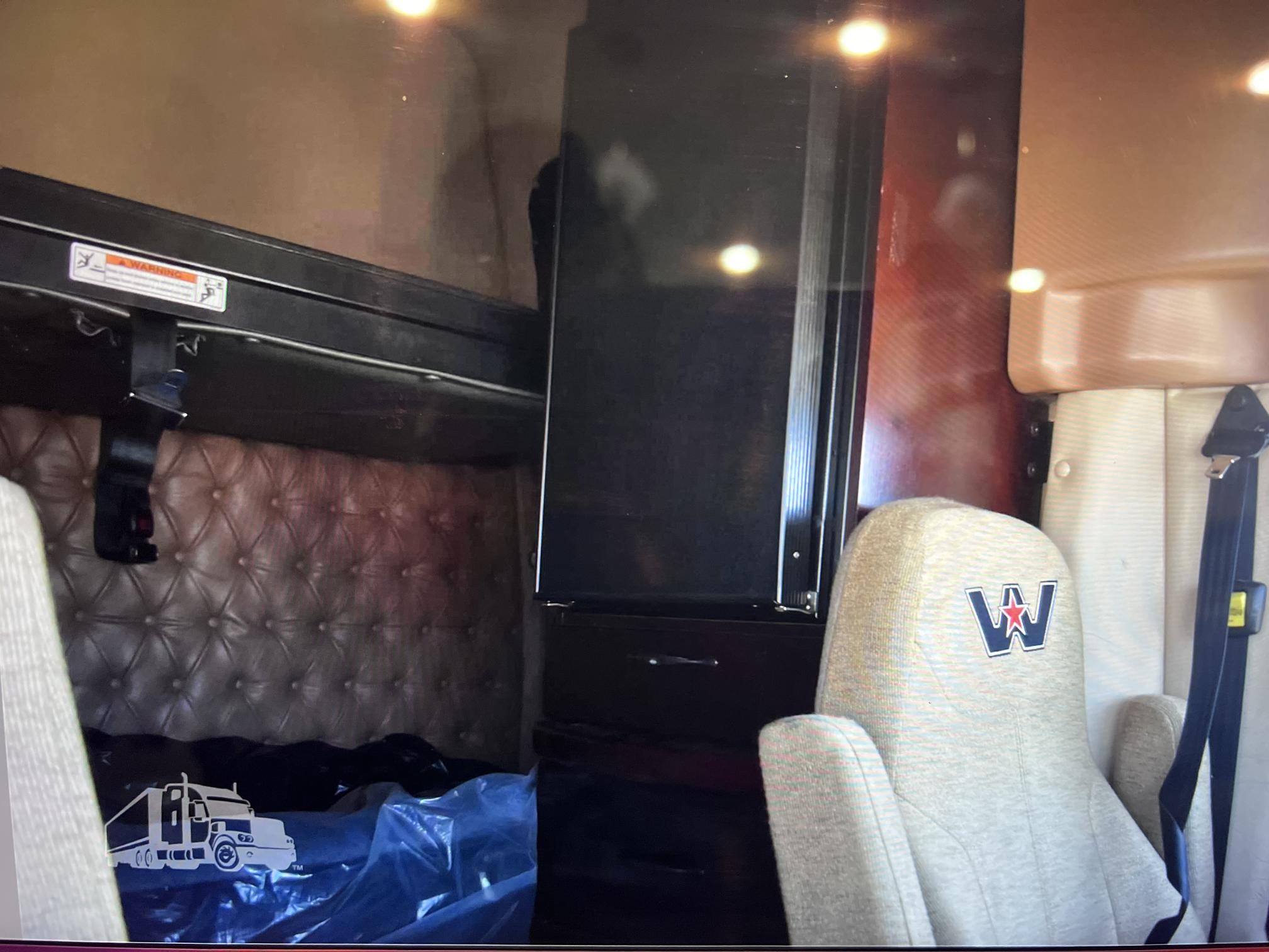 2017 WESTERN STAR 5700xe - view 8 of 12