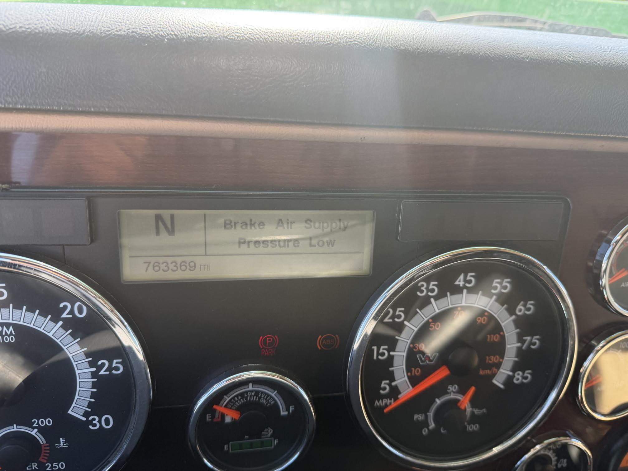 2017 WESTERN STAR 5700xe - view 6 of 12