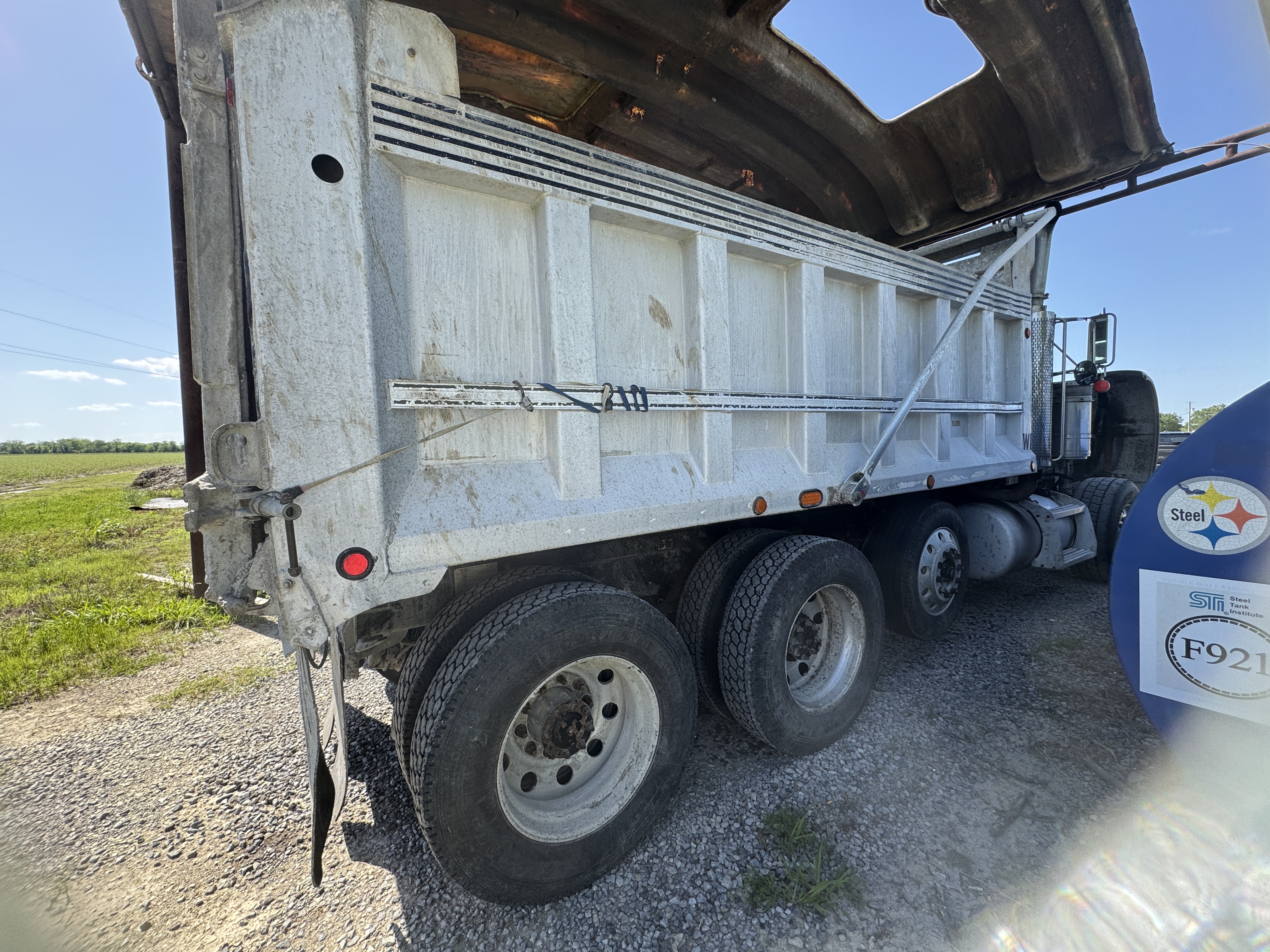 2004 PETERBILT 357 - Image 4