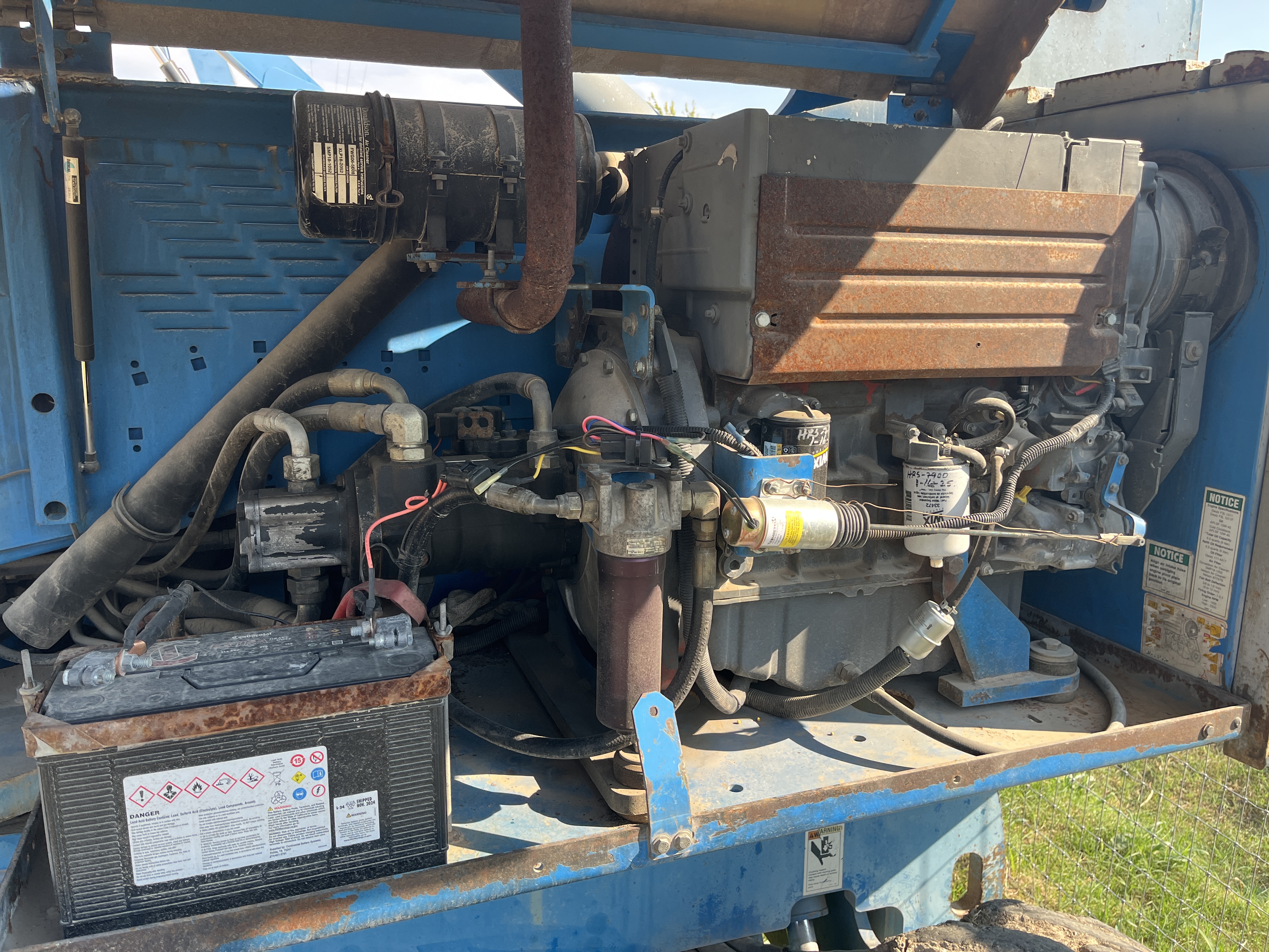 2001 GENIE S-60 - Image 15