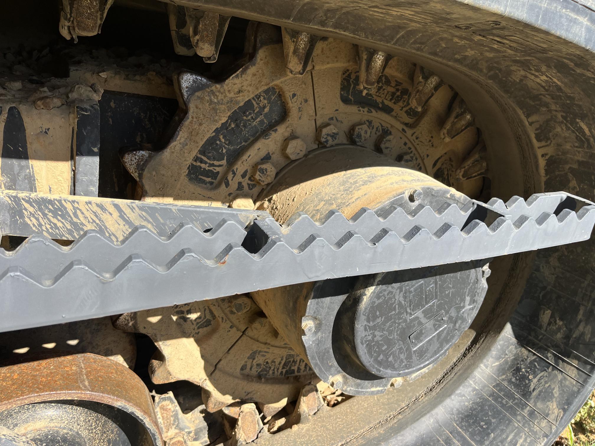 2017 TERRAMAC RT14 - Image 17