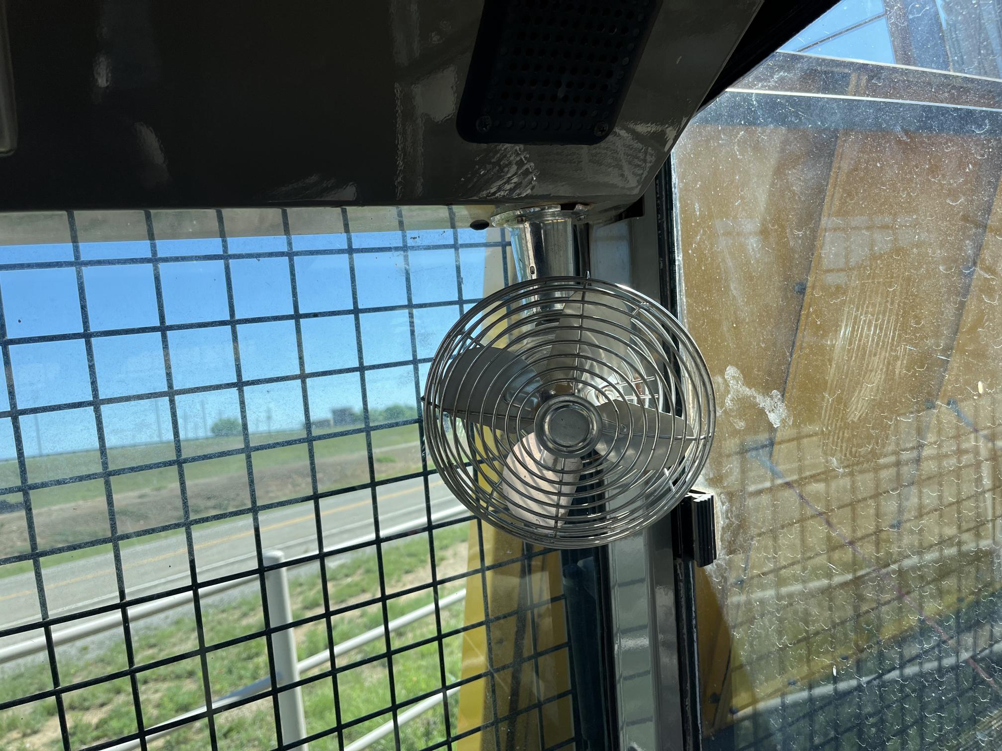 2017 TERRAMAC RT14 - Image 11