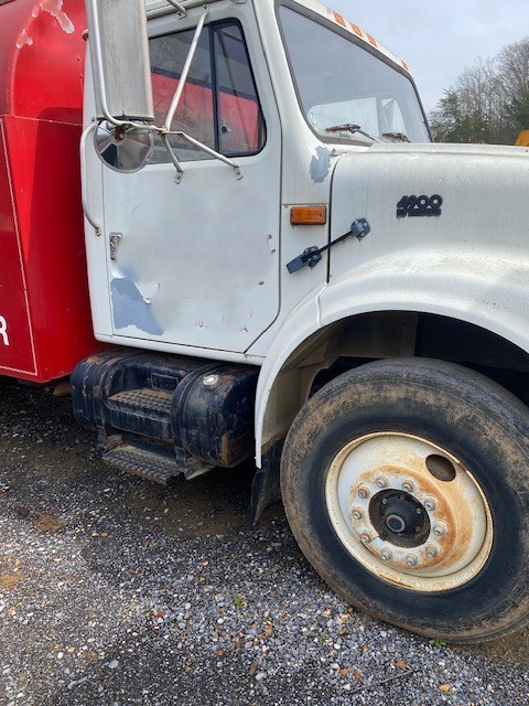 1996 INTERNATIONAL F-4900 - Image 5