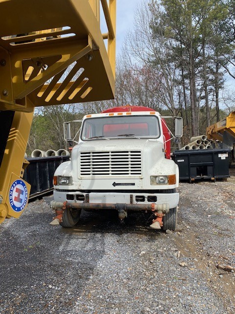 1996 INTERNATIONAL F-4900 - Image 2