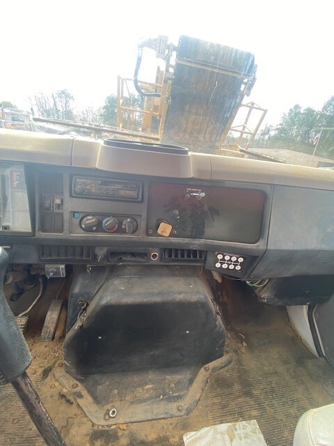 1996 INTERNATIONAL F-4900 - Image 20