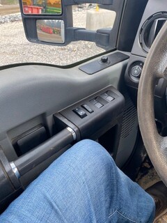 2014 FORD F-550 - Image 25