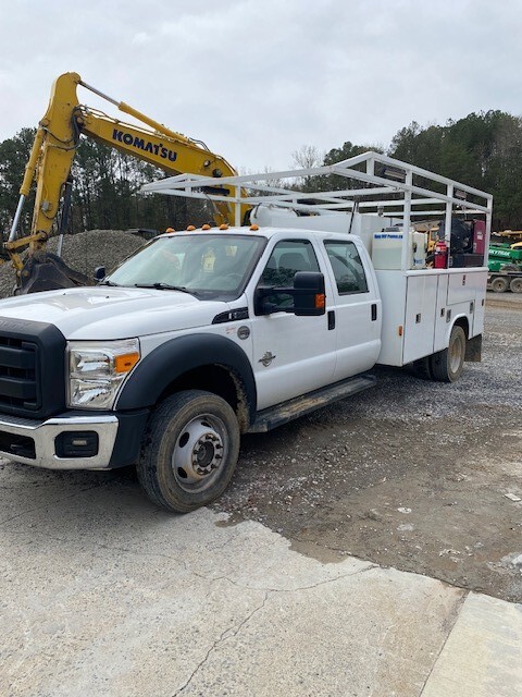 2014 FORD F-550 - Image 2