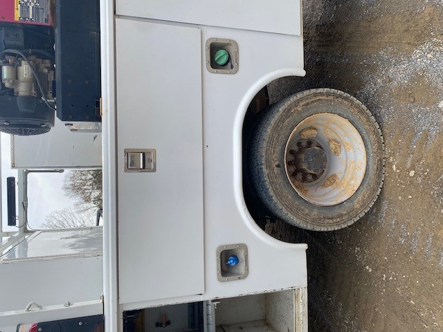 2014 FORD F-550 - Image 13