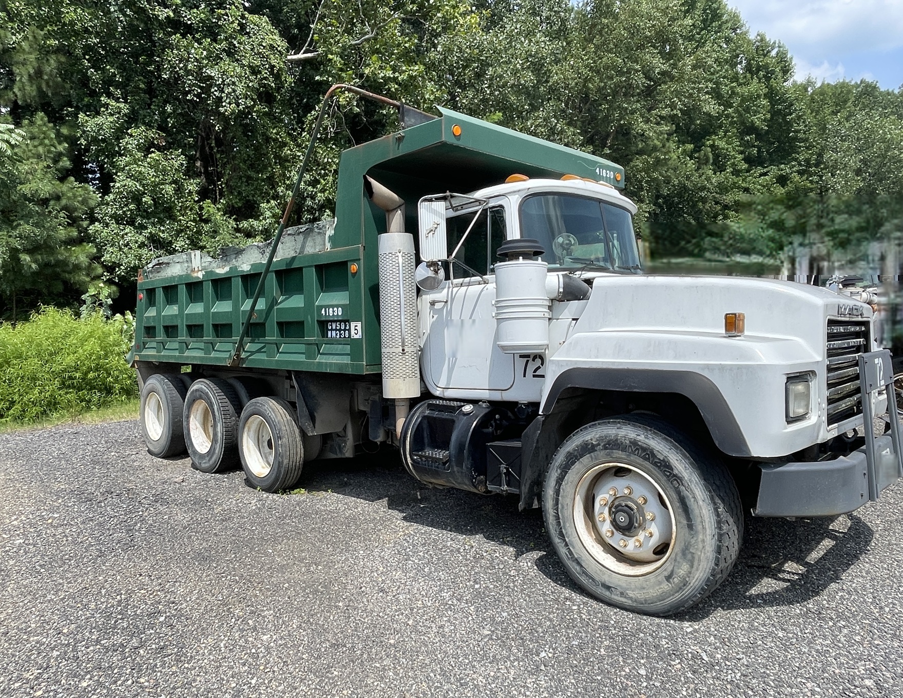2001 MACK RD 690S Tri Axle - view 3 of 20