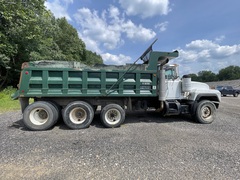 2001 MACK RD 690S Tri Axle - Image 4