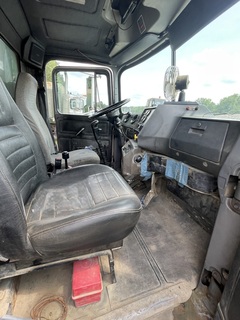 2001 MACK RD 690S Tri Axle - Image 6