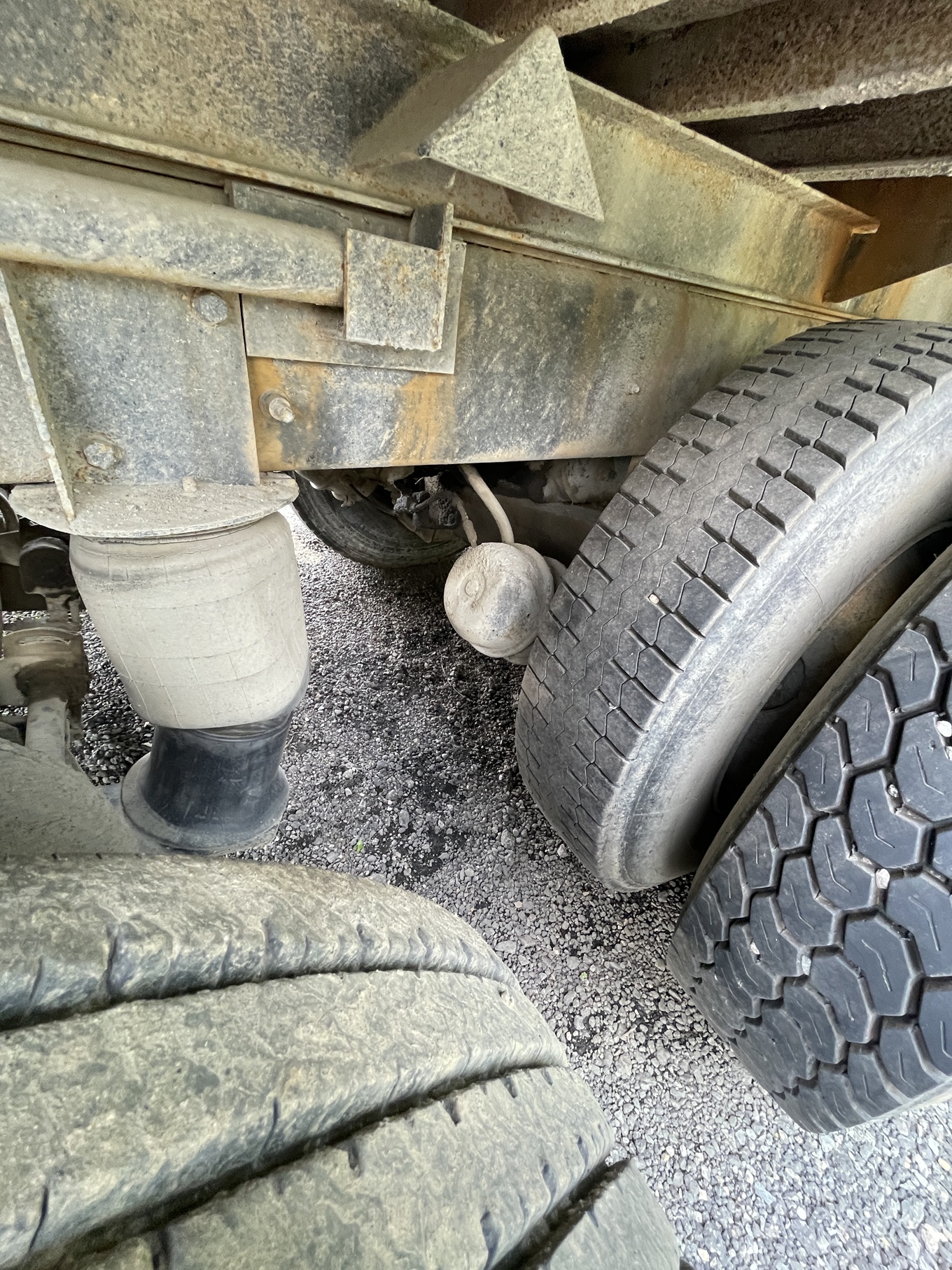 2001 MACK RD 690S Tri Axle - view 18 of 20