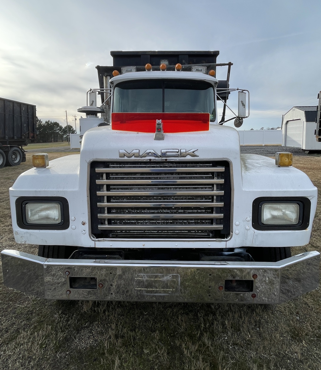 1997 MACK RD688S - Image 8