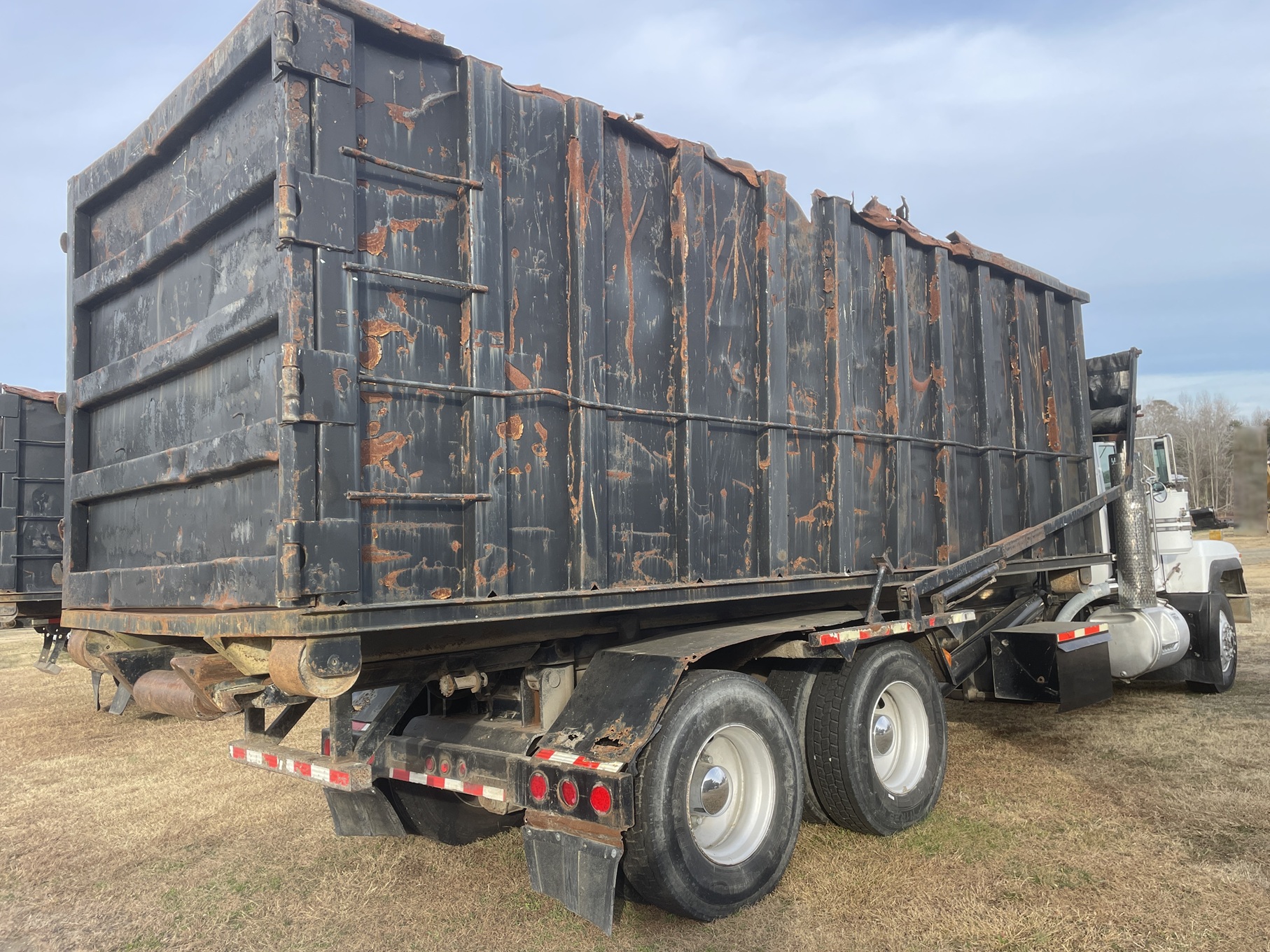 1997 MACK RD688S - Image 5