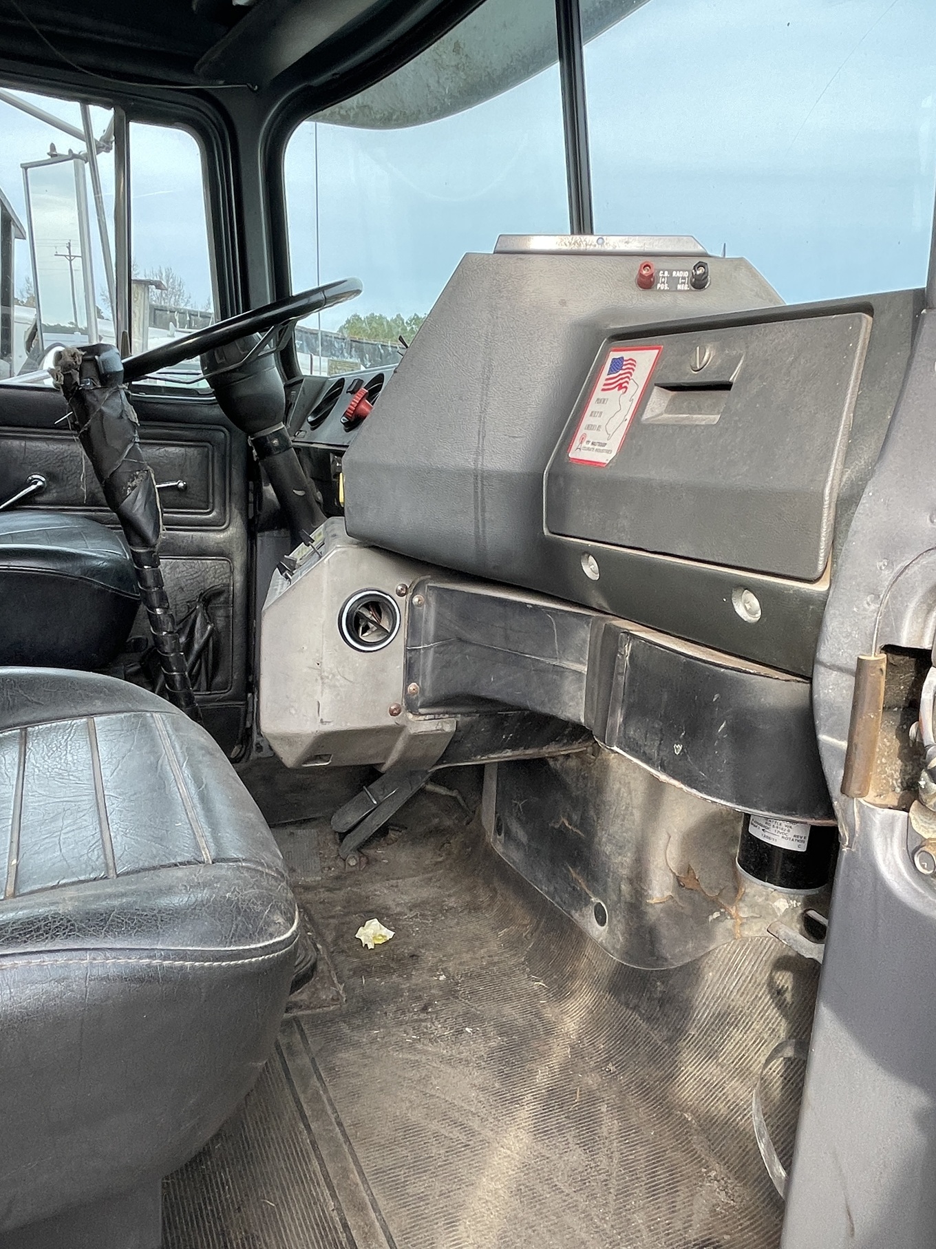 1997 MACK RD688S - view 17 of 42