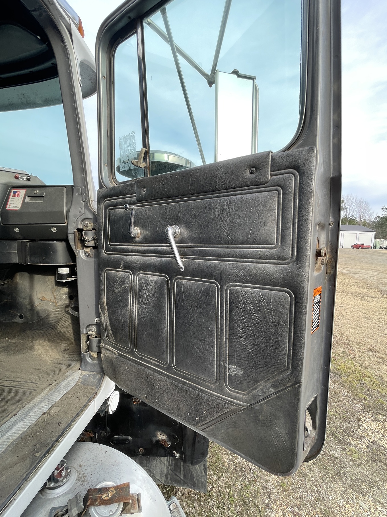 1997 MACK RD688S - view 15 of 42