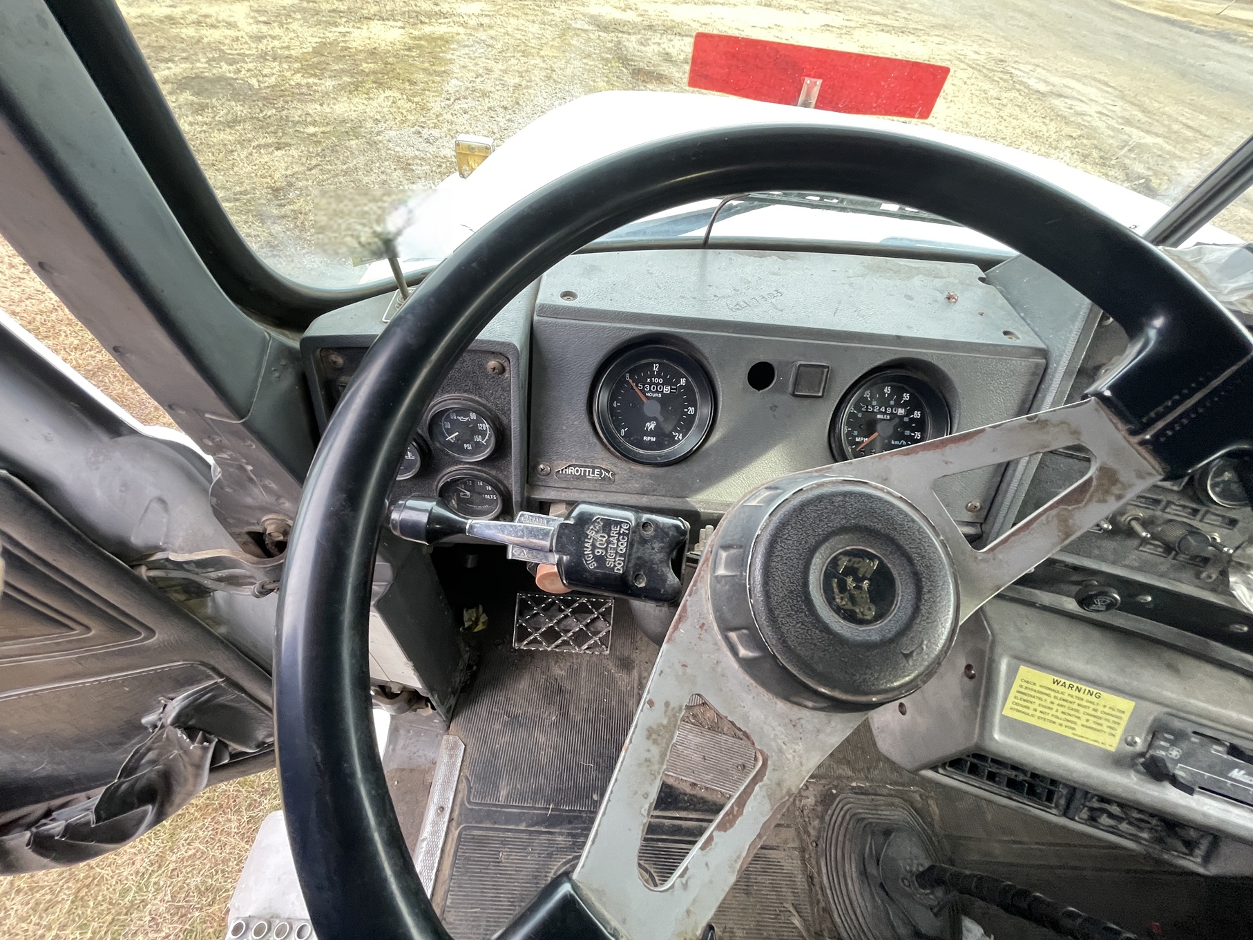 1997 MACK RD688S - Image 11