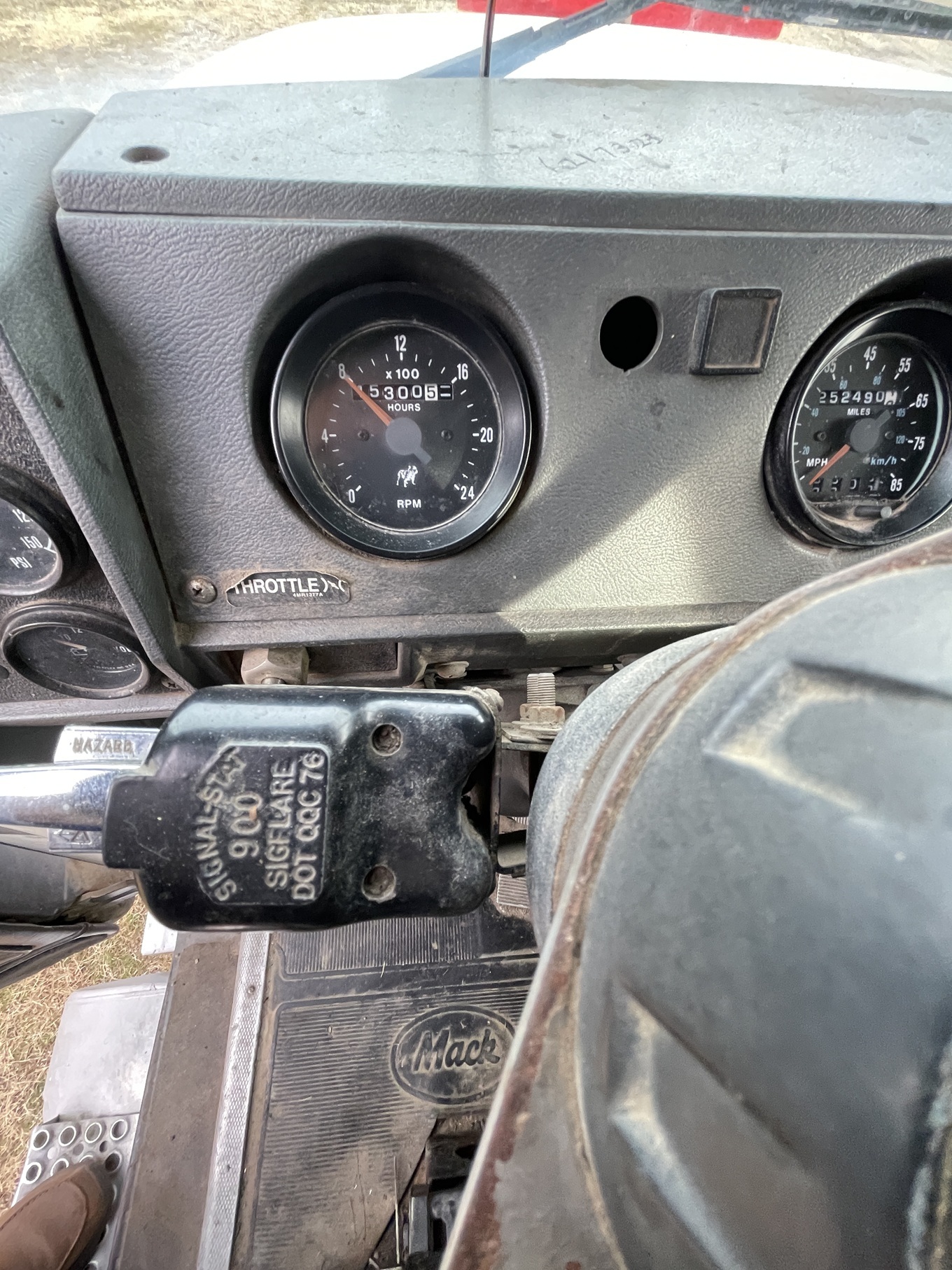 1997 MACK RD688S - Image 12