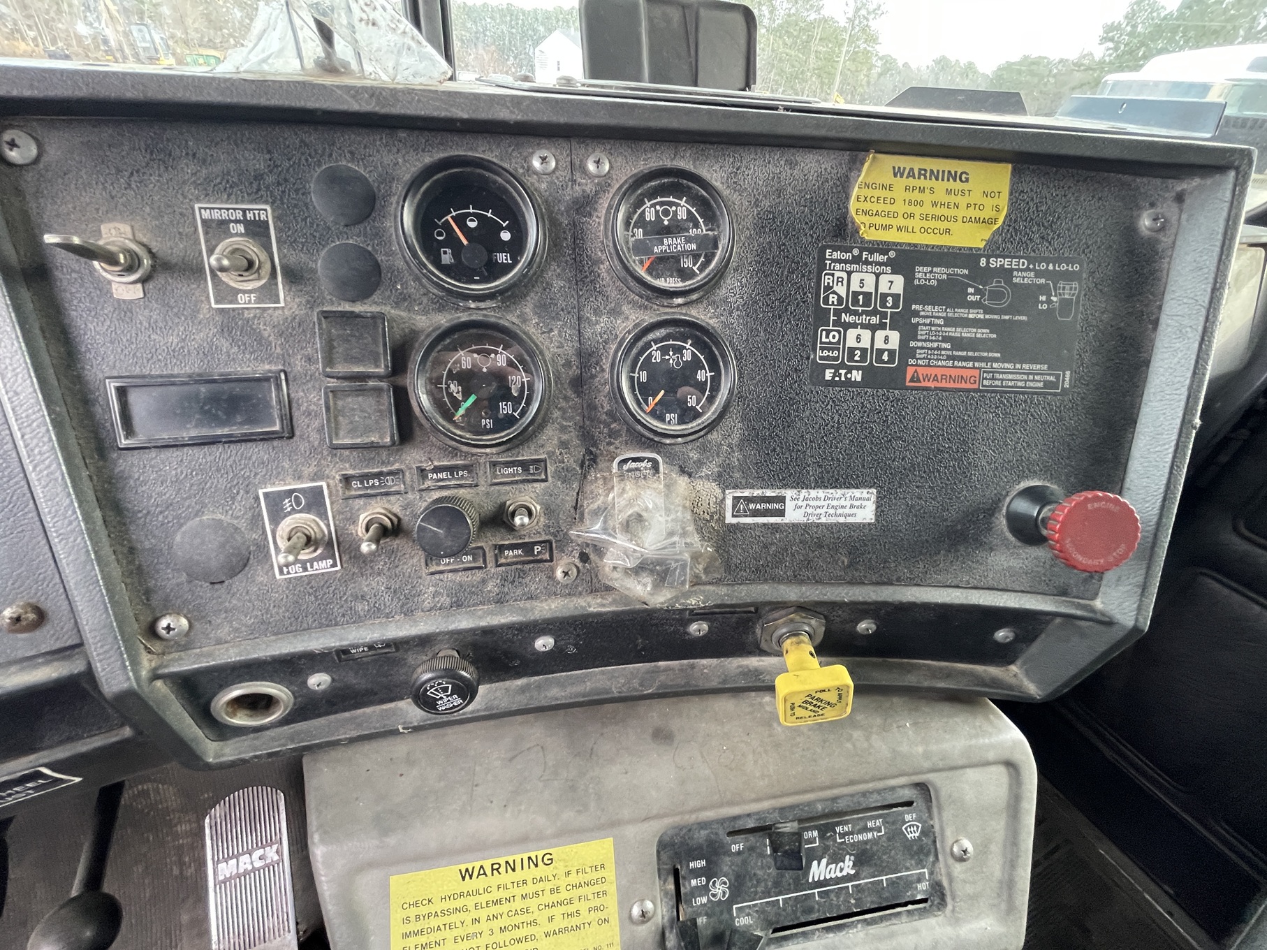 1997 MACK RD688S - view 14 of 42