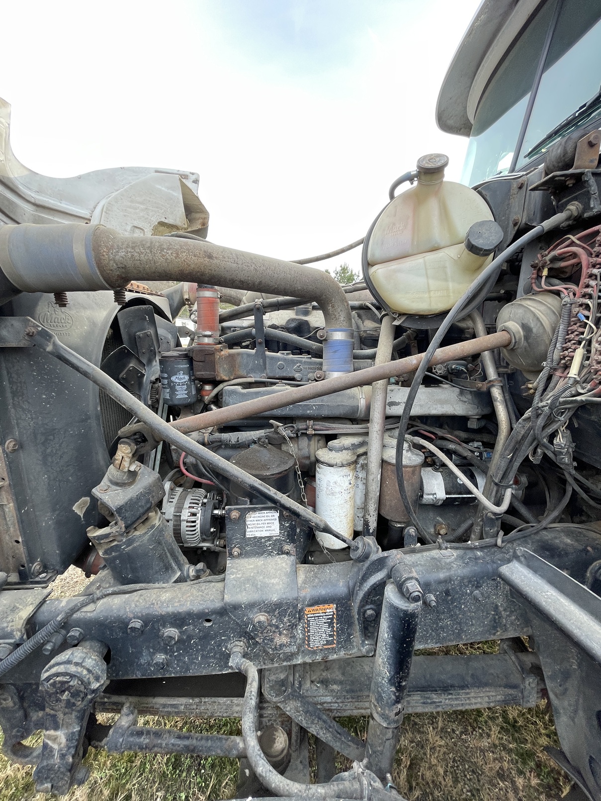 1997 MACK RD688S - Image 32