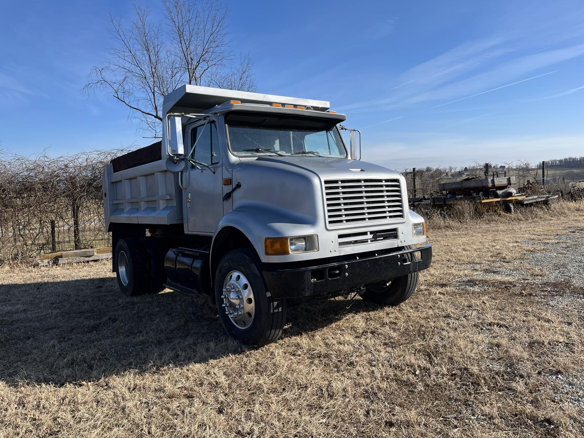 1997 INTERNATIONAL 8100 Dump Truck - Image 6