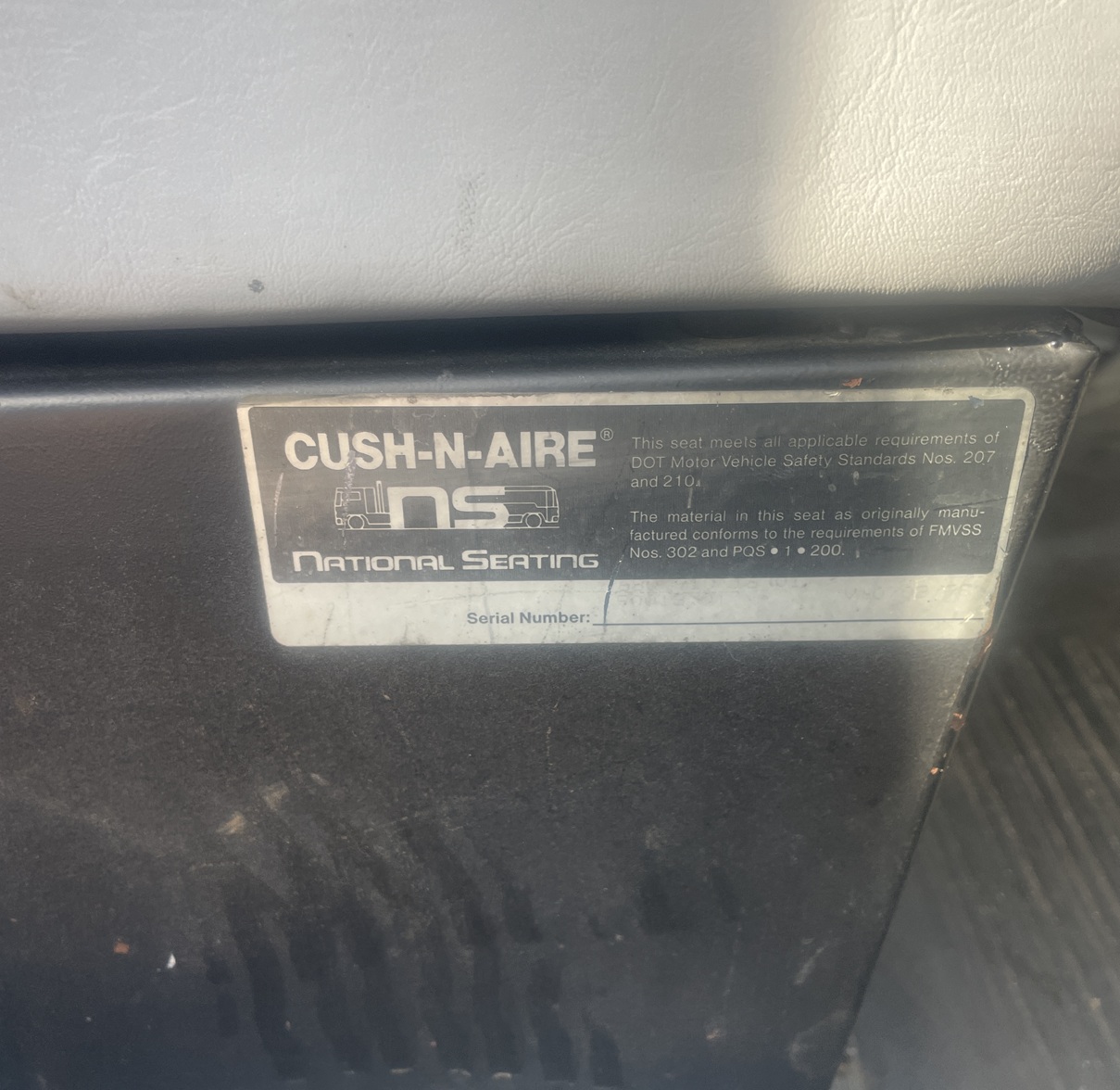 2005 FREIGHTLINER FL70 - Image 26