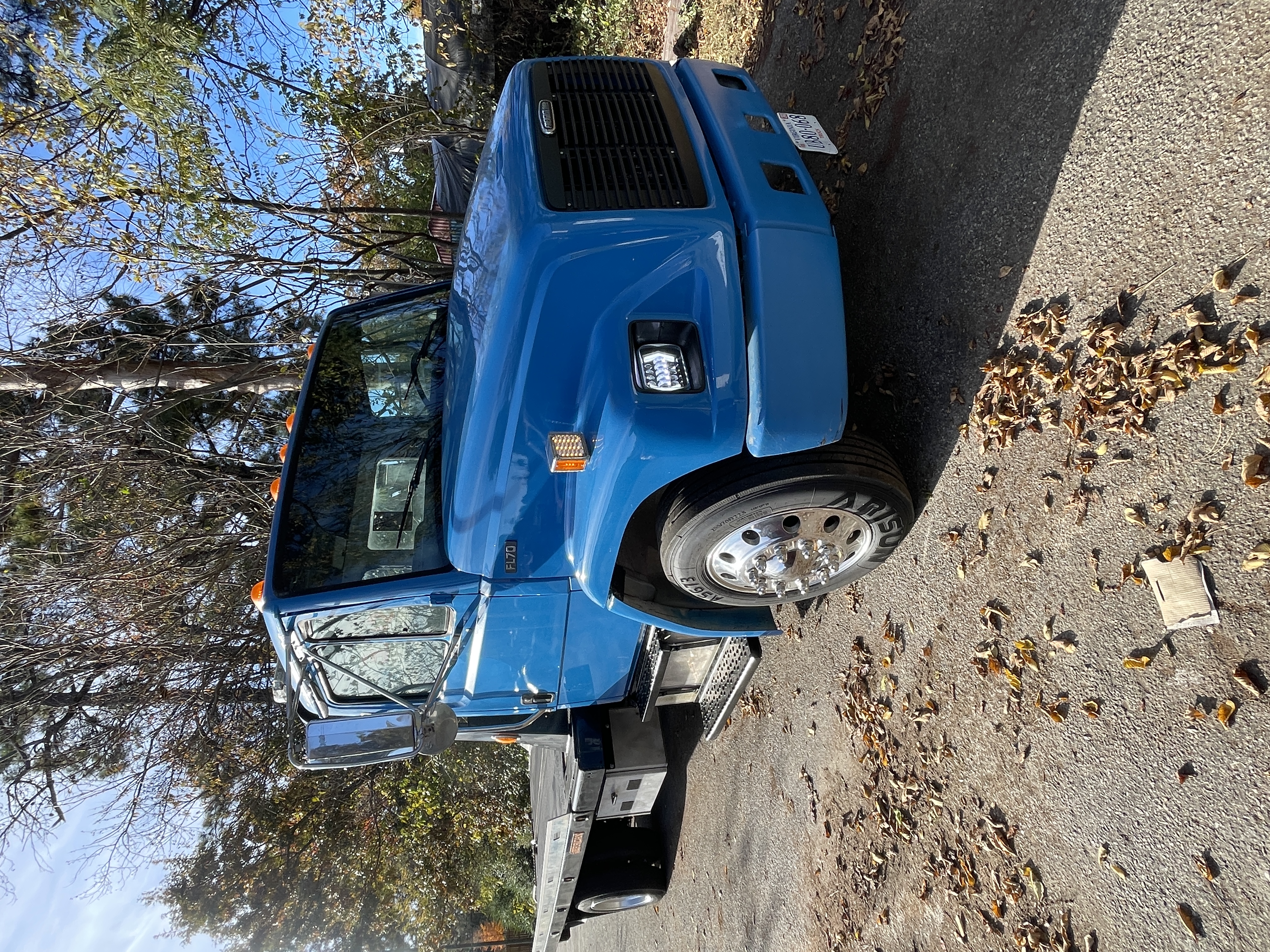 2005 FREIGHTLINER FL70 - Image 13