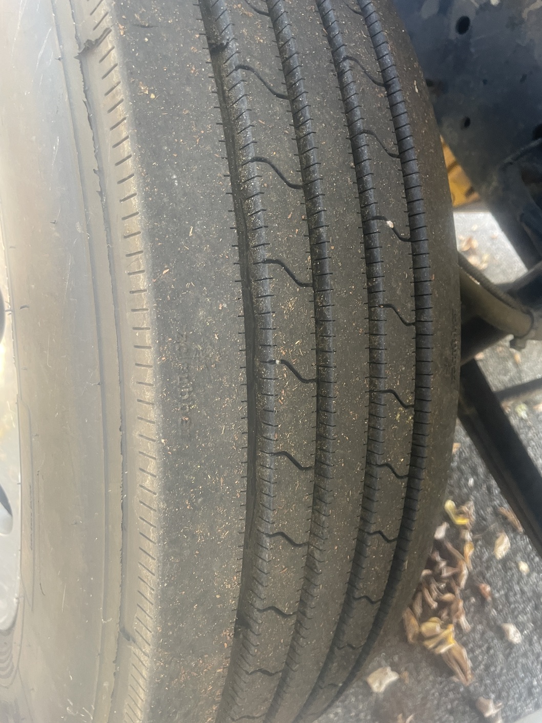 2005 FREIGHTLINER FL70 - Image 37