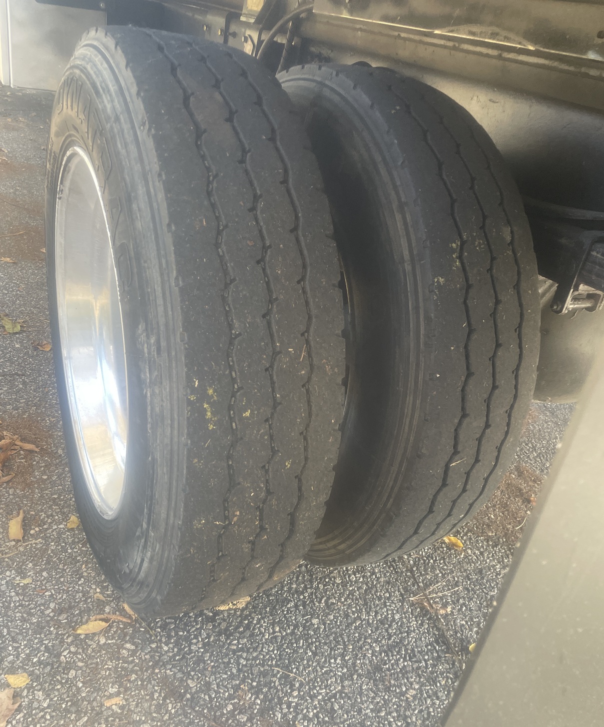 2005 FREIGHTLINER FL70 - Image 36