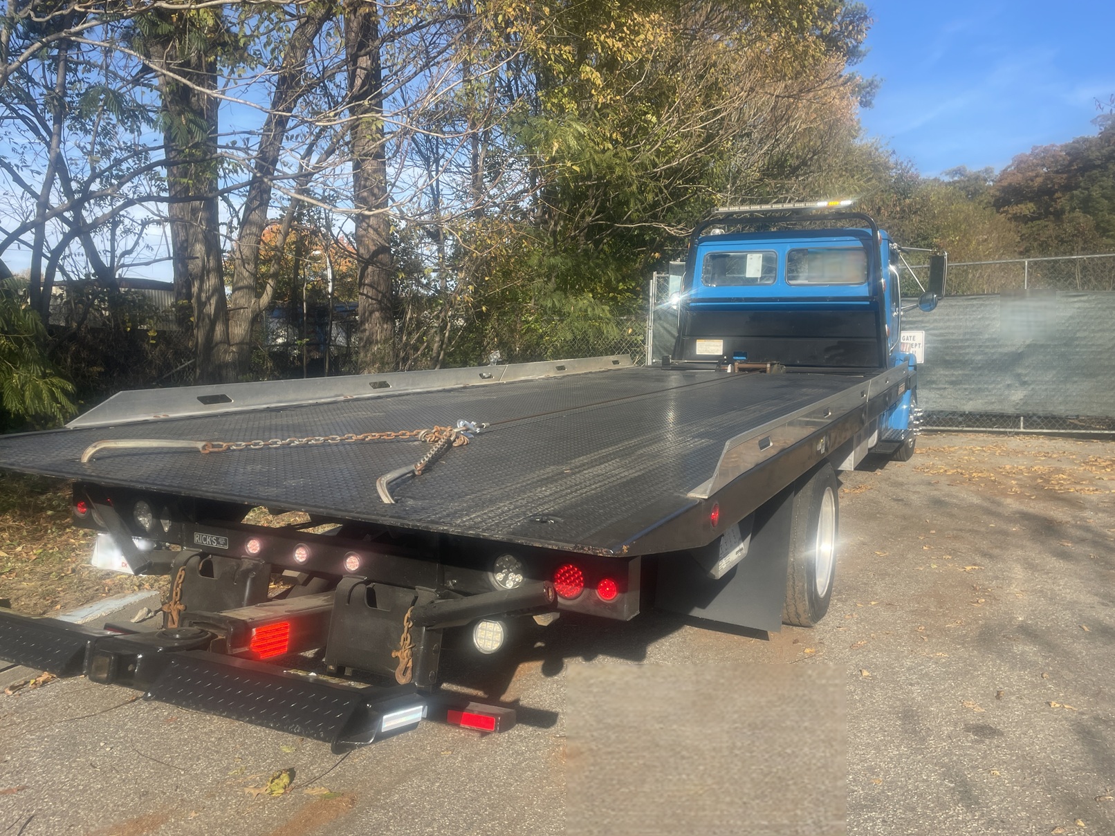 2005 FREIGHTLINER FL70 - Image 10