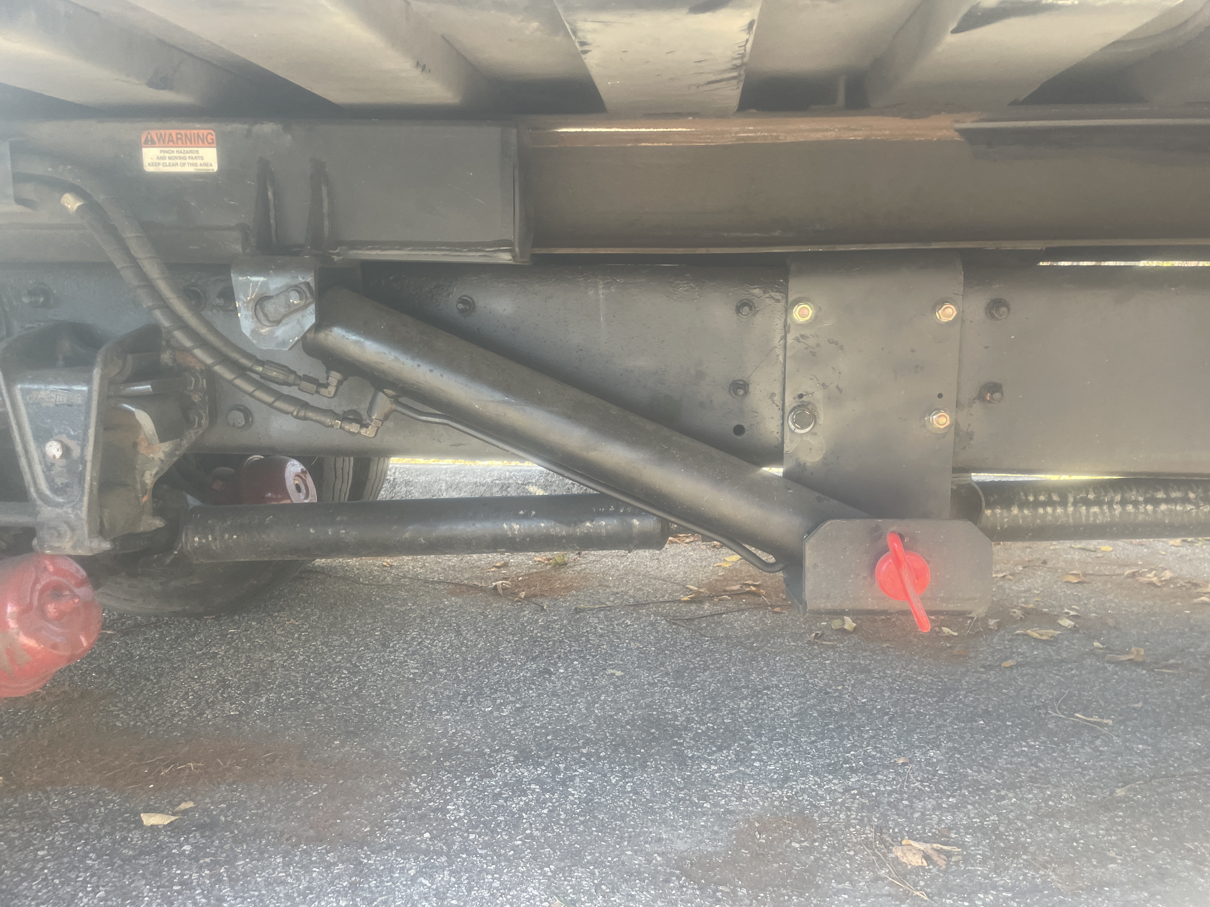 2005 FREIGHTLINER FL70 - Image 30