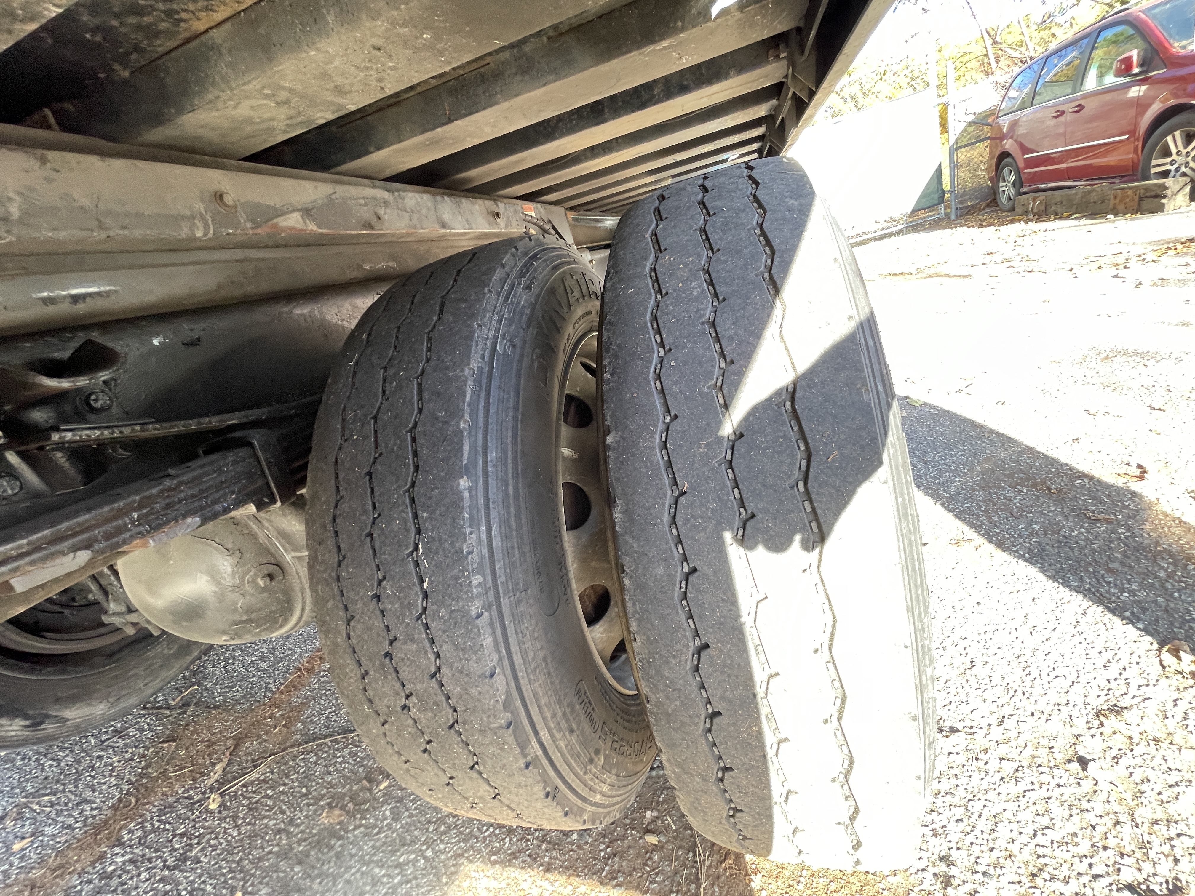 2005 FREIGHTLINER FL70 - Image 31