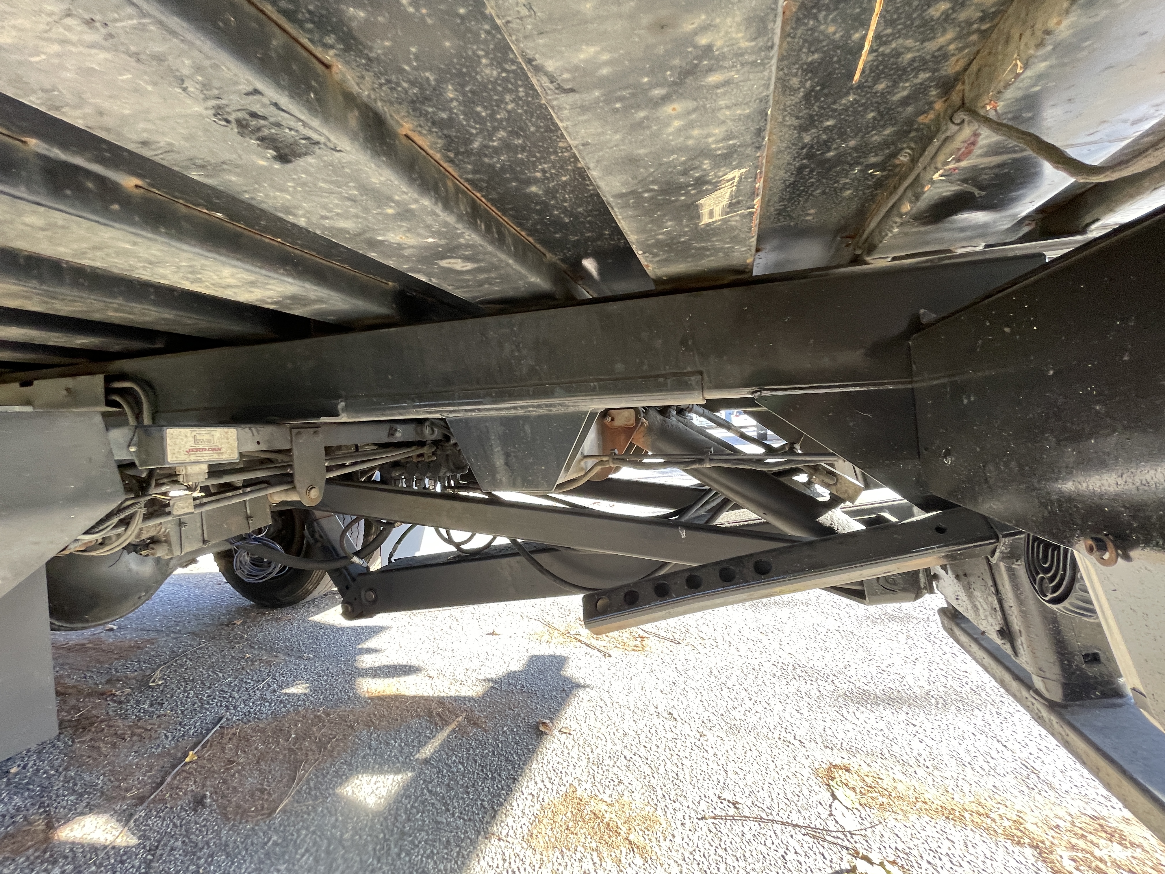 2005 FREIGHTLINER FL70 - Image 32