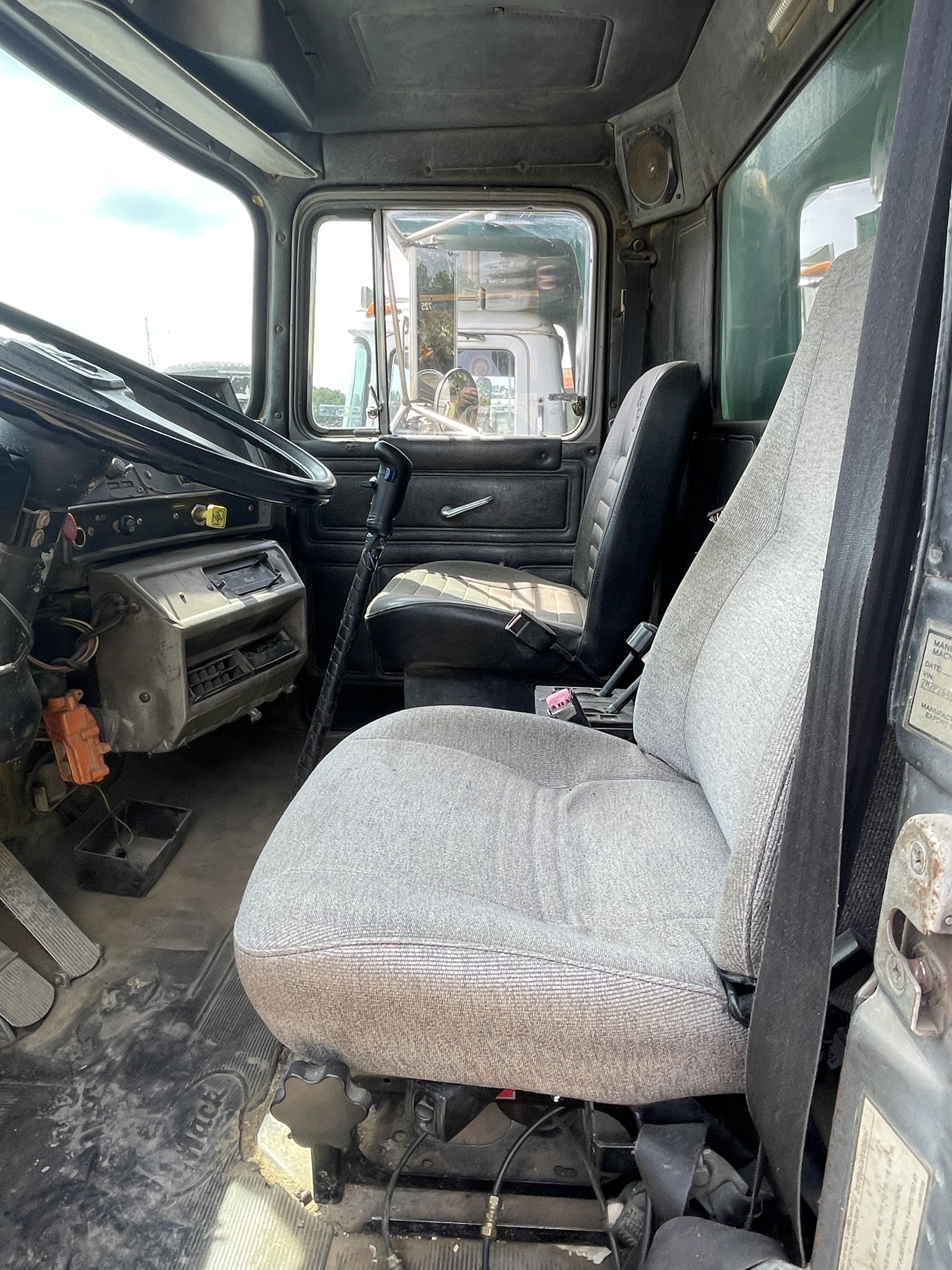1993 MACK RD 690S - view 10 of 22